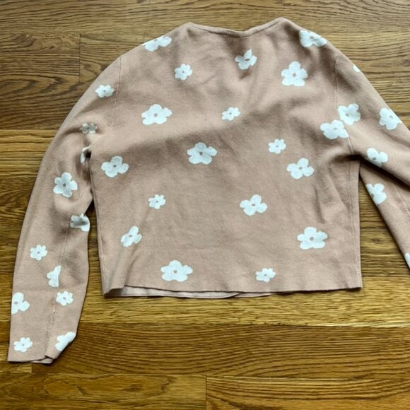Le Lis Beige with white flowers Long Sleeve Button Down Cardigan sweater Size M - Picture 4 of 8